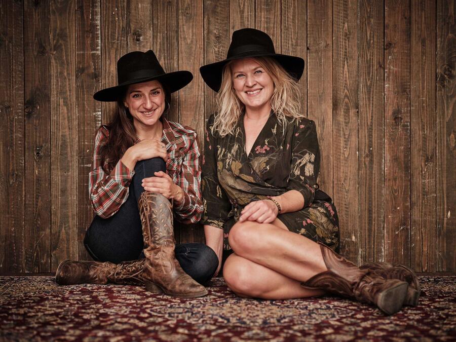 HATS, BOOTS & BOURBON GOES COUNTRY: FORTÆLLINGER, RØVERHISTORIER, LIVEMUSIK OG BARHYGGE